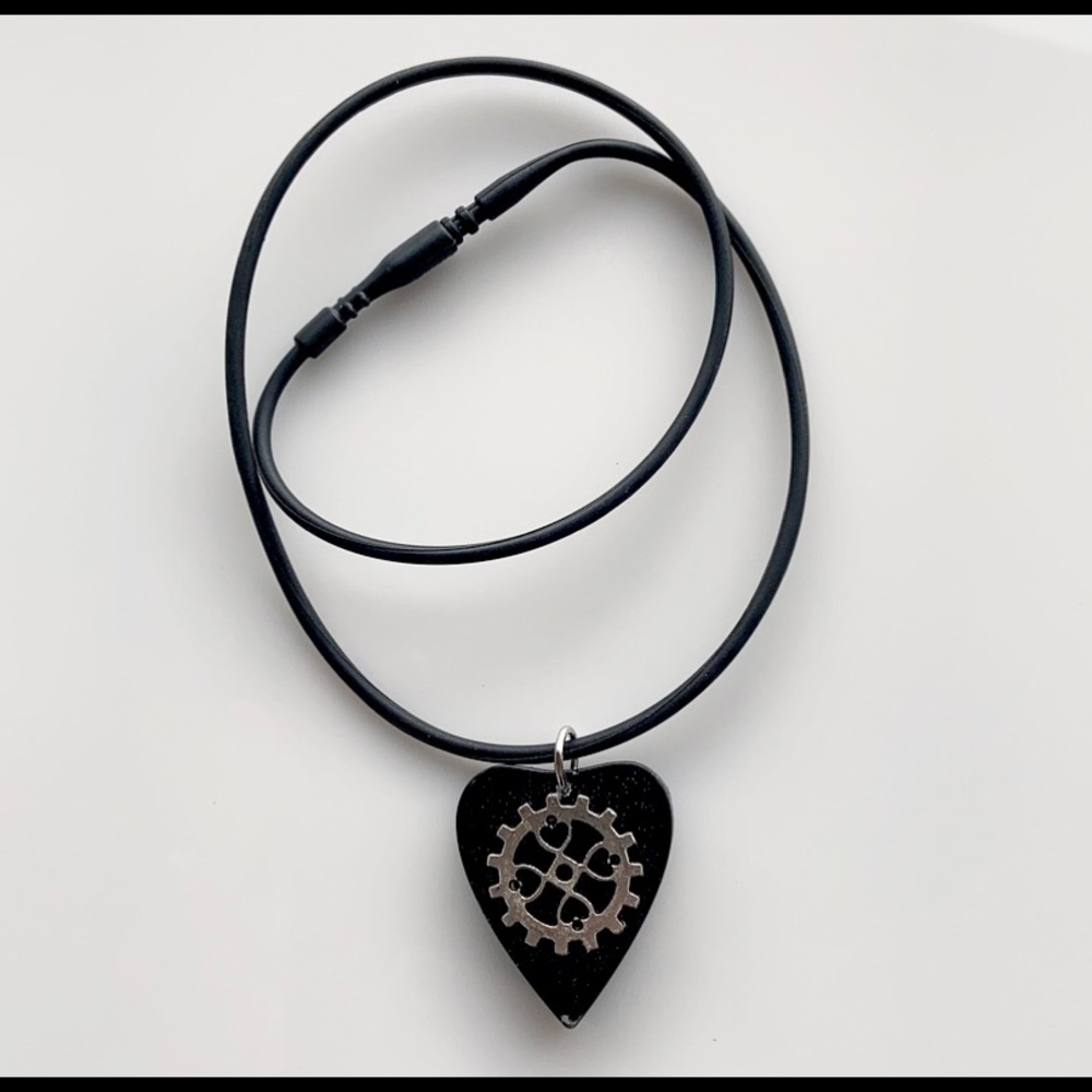 Black resin ouija board steam punk wheel necklace - Picture 6 of 12